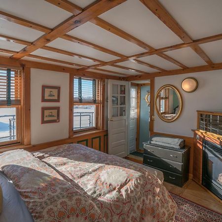 The Covington Houseboat Bed & Breakfast Saint Paul Ngoại thất bức ảnh