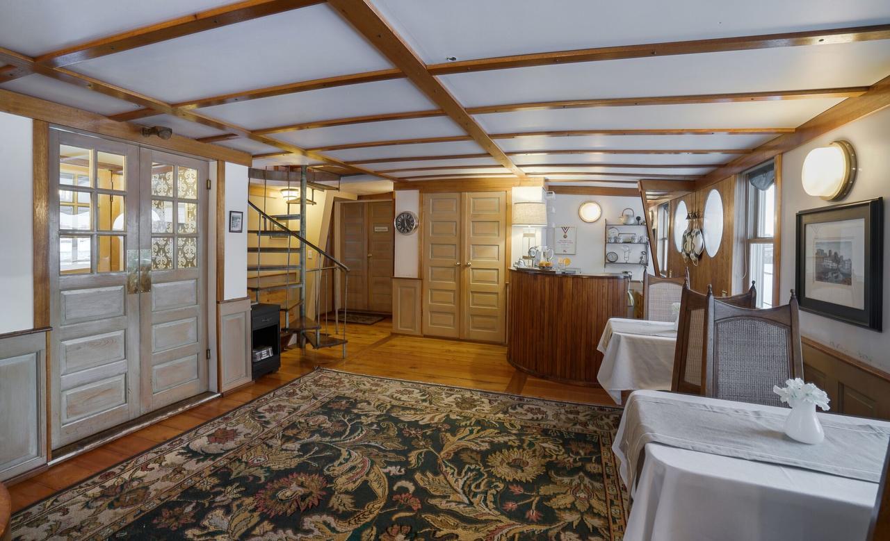 The Covington Houseboat Bed & Breakfast Saint Paul Ngoại thất bức ảnh