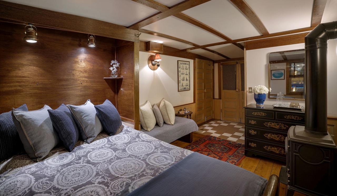 The Covington Houseboat Bed & Breakfast Saint Paul Ngoại thất bức ảnh